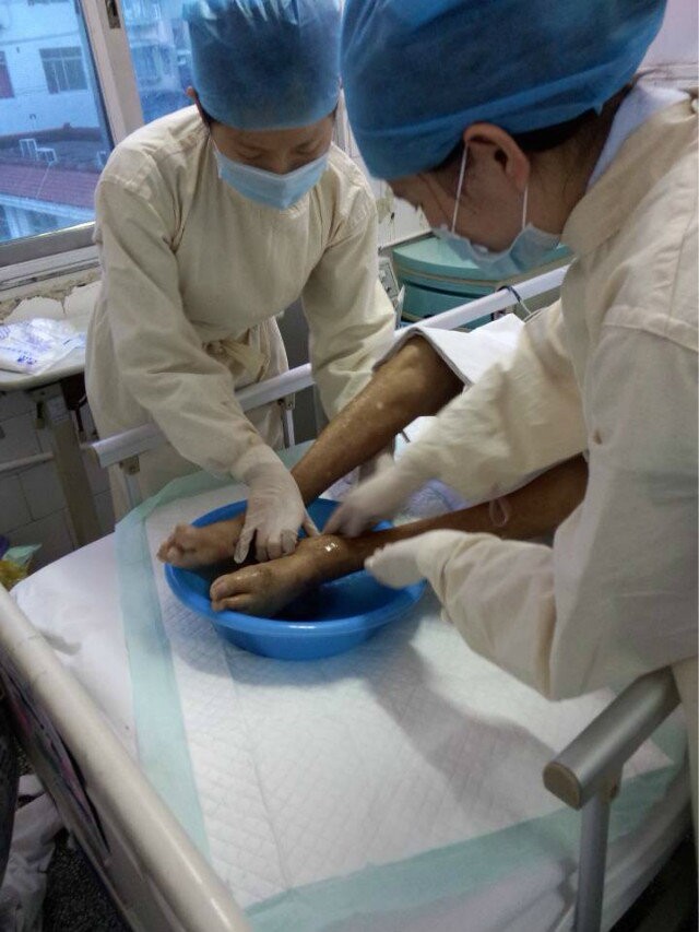 优质护理之泡脚.jpg